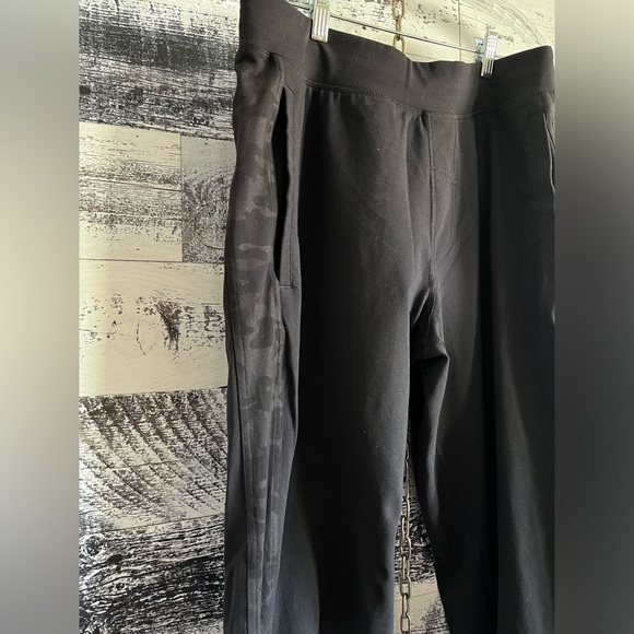 Lululemon Pants - Picture 2 of 5